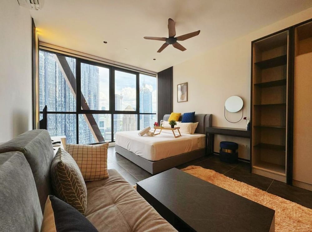 Scarletz Suites KLCC by Purple Orchid
