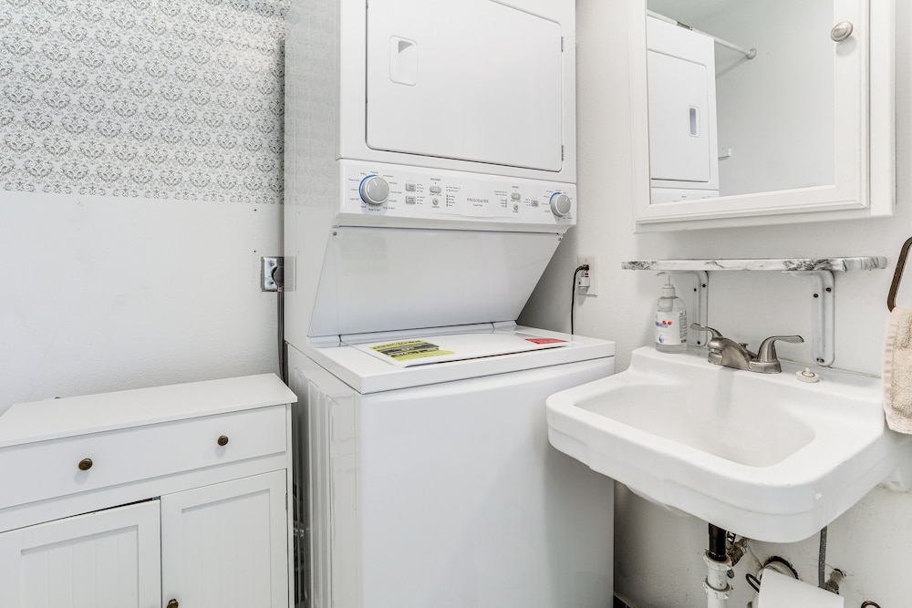 2 Mi to Lsu: Mid City Home w/ Yard & Patio!