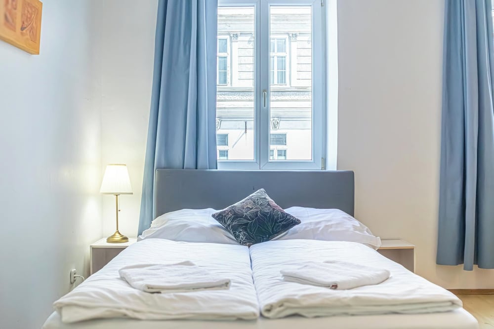 Bright Apartment Near Wiener Stadthalle