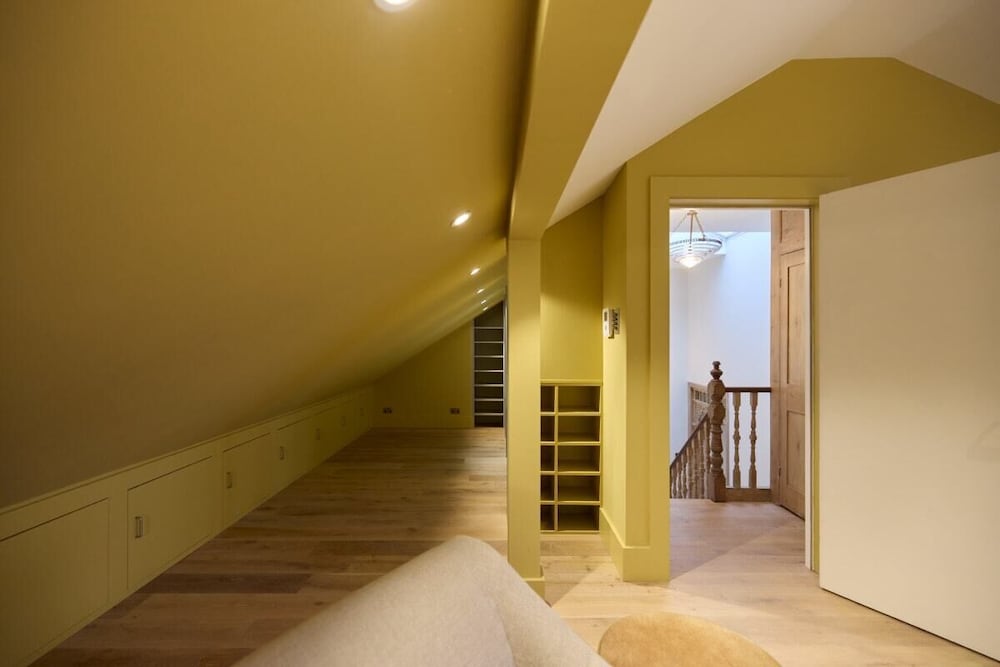 The Rosebery Retreat - Inviting 4bdr With Garden
