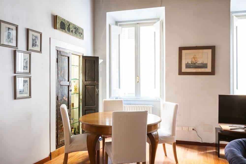 Luxury Trevi Apartment