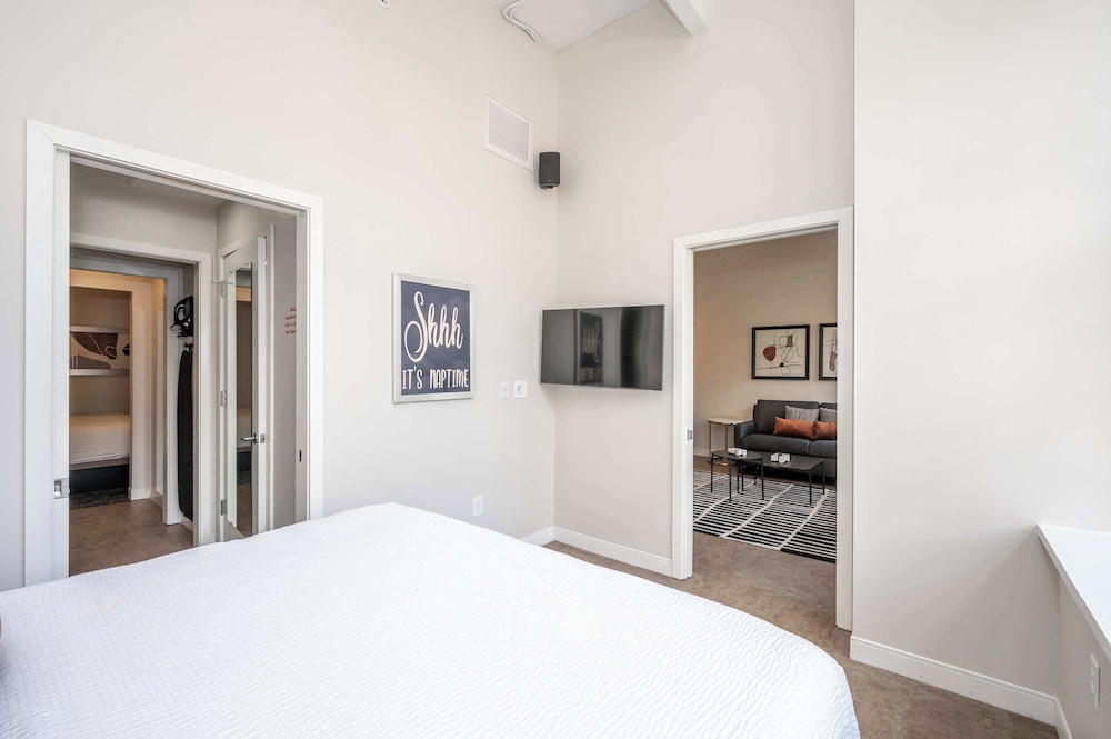 The 333 Suites 201 Stay for 6