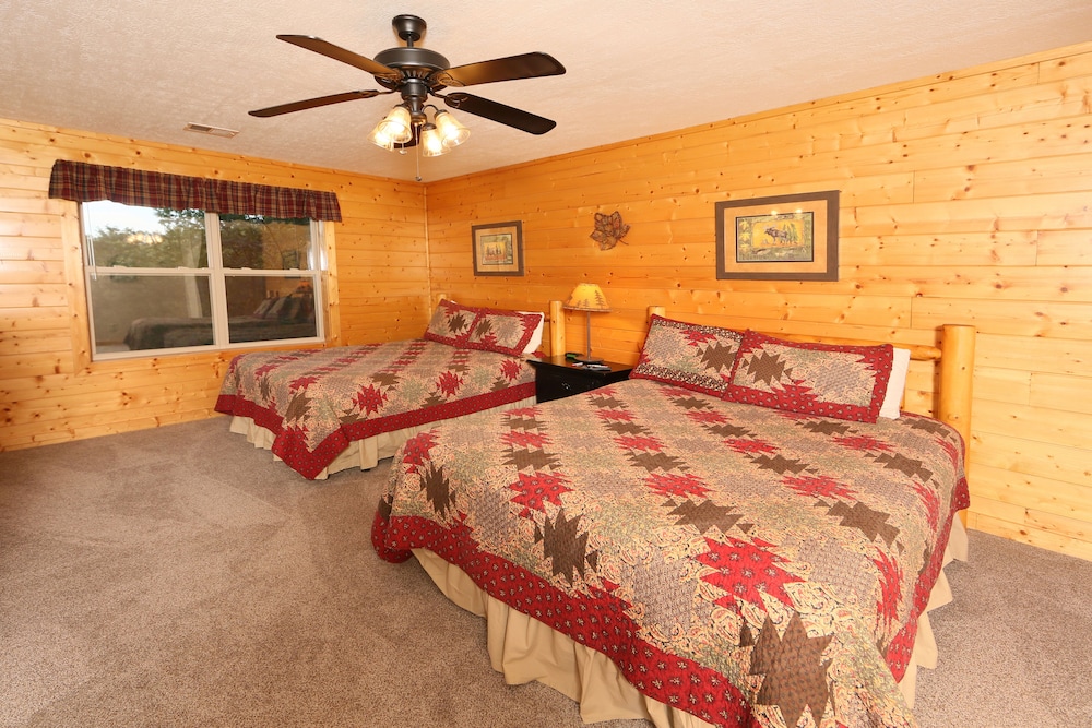 Mountain Shadow Lodge - Six Bedroom Cabin, fotografía 3