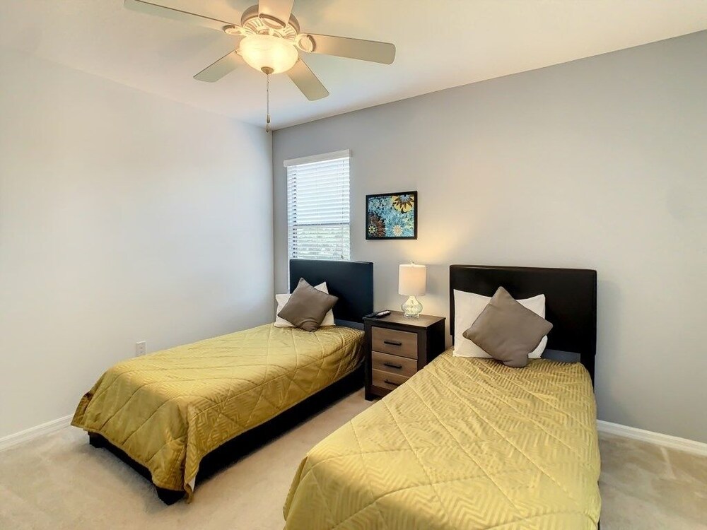Luxury Villa W/ Private Pool, Golf Resort Amenities & Near Disney 5 Bedroom Villa