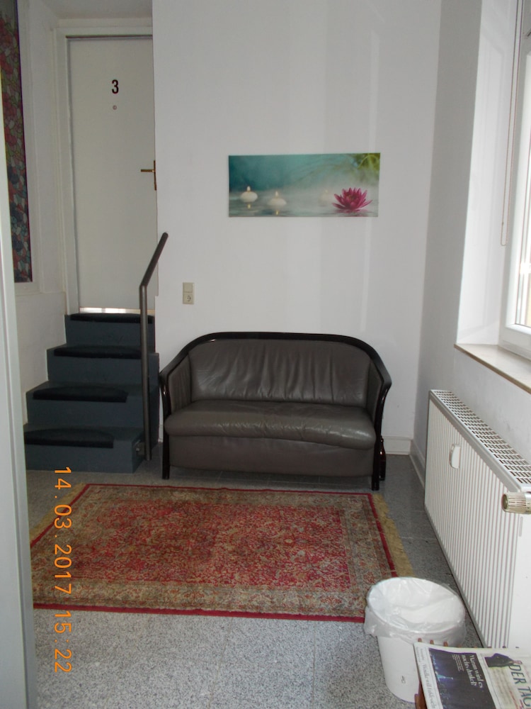A&S Hostel Bonnerstr. 64