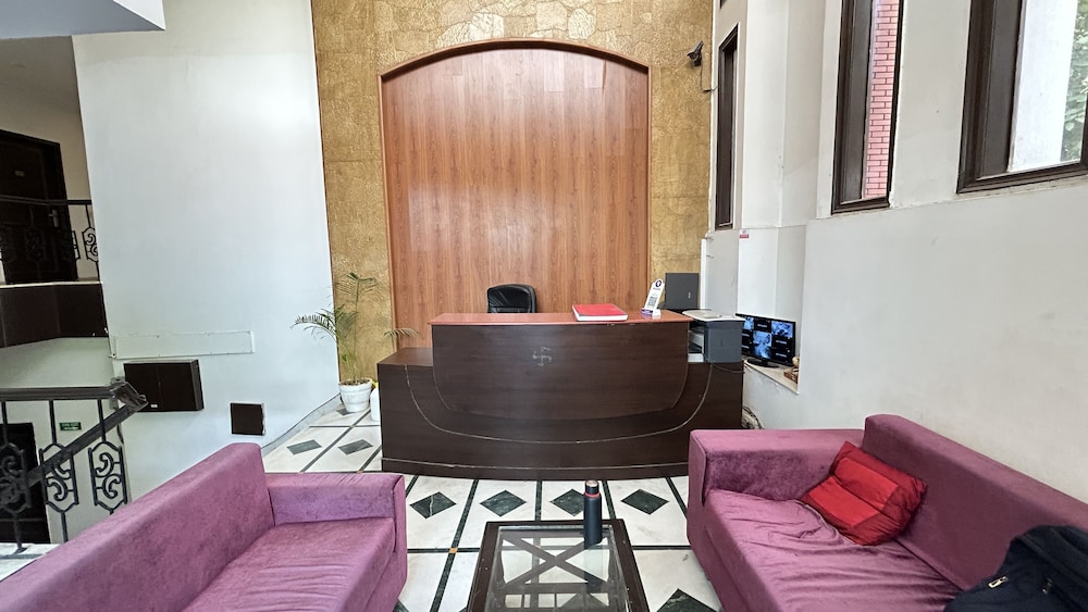 Lobby & Reception