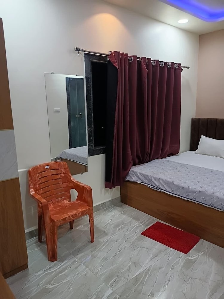 Hotel Keshav