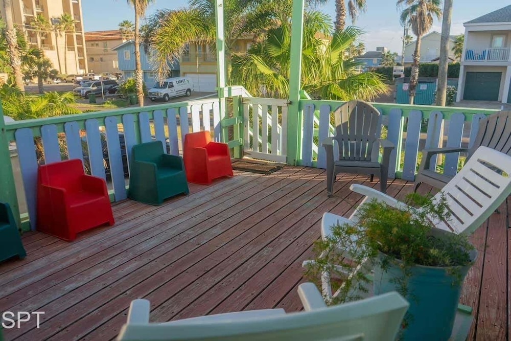 Lil Caribbean Vibes 2 Bedroom Home