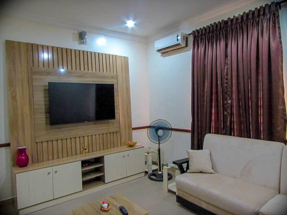 UPGATES ENTERPRISE -HOMES & SUITES view 3