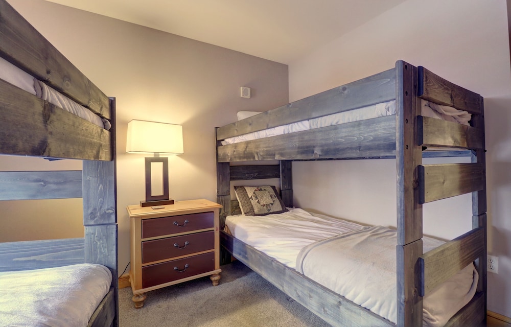 SkyRun Vacation Condos Copper Mountain Resort