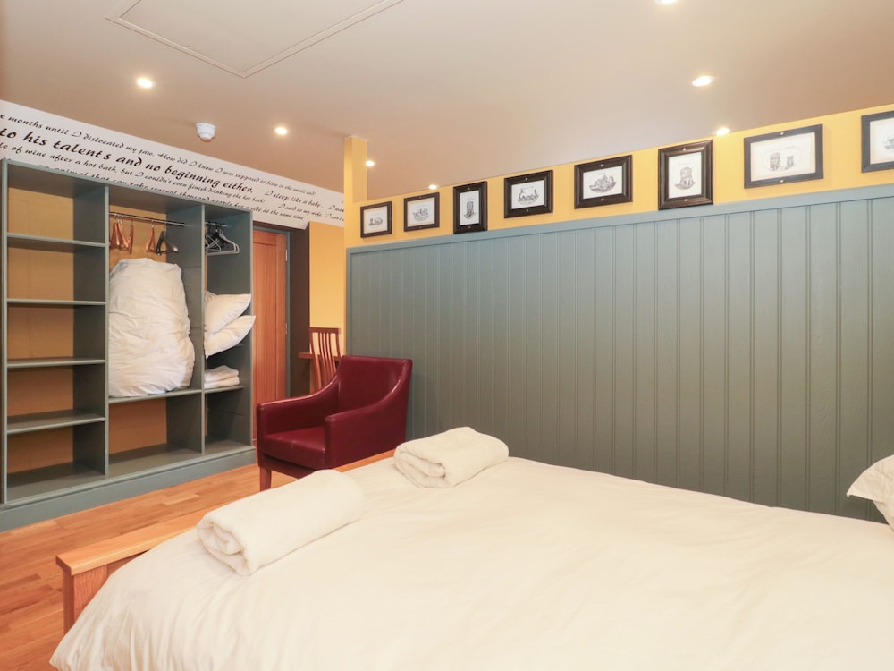 Suite 2