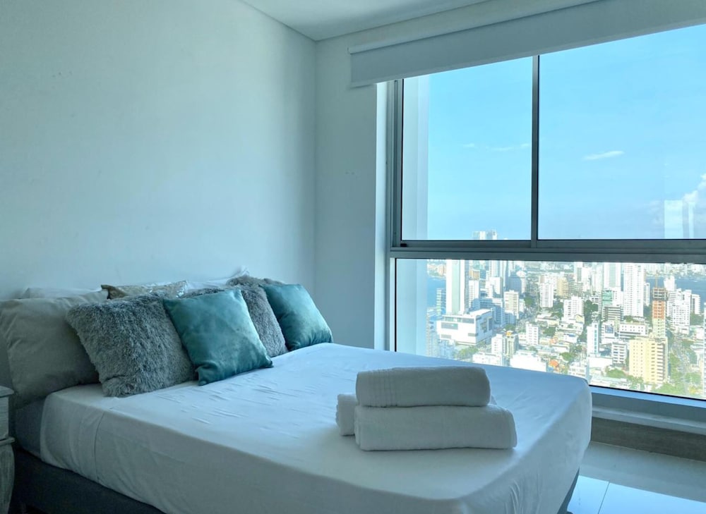 Apartamento con vista al Mar y Piscina view 3