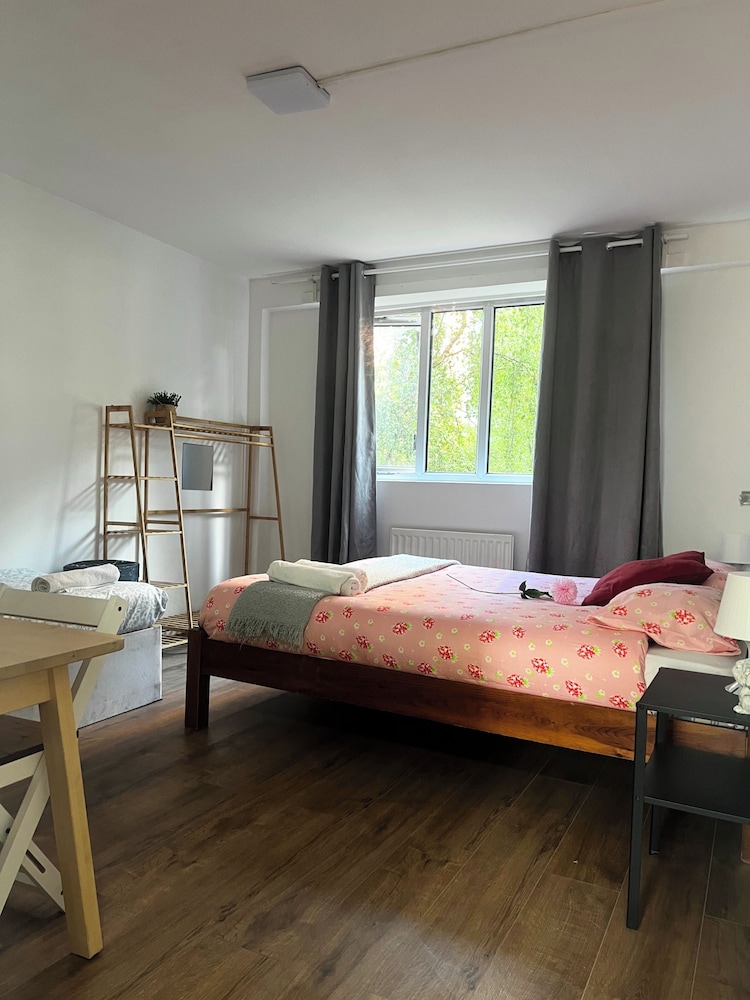 Paddington Modern Apartment With 3 Bedrooms