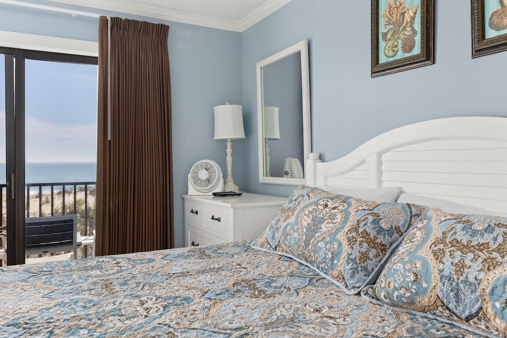 Bimini 105 2 Bedroom Condo by RedAwning