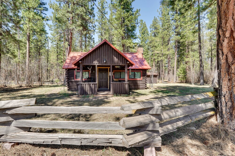 Remote Escape: Klamath Falls Cabin By Lake & Hikes view 4