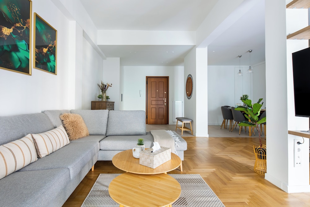 Mystique 2-Bedroom Apartment in Athens