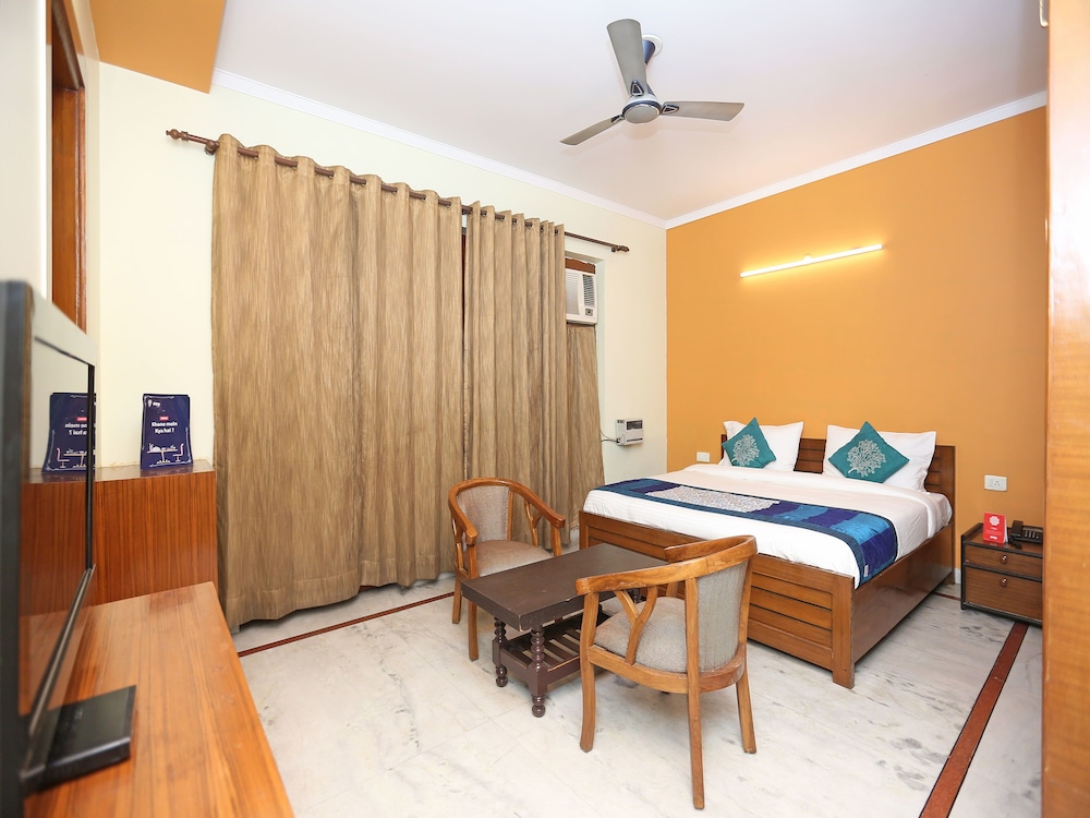 OYO 9581 Green Residency