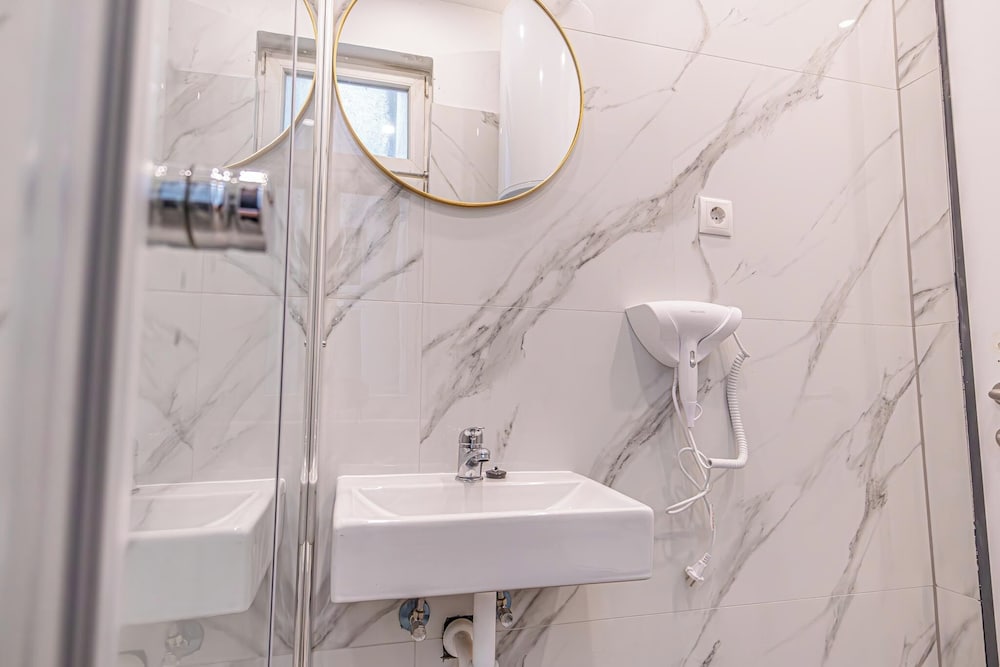 Group Friendly 4BR Near Westbahnhof