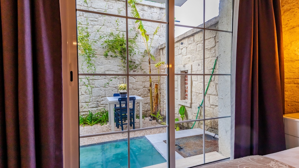 Avlu Alacati Butik Otel - Image 49
