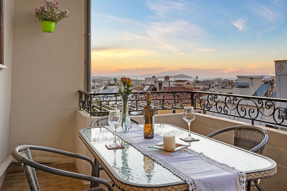 Artistic Apartment in Chania