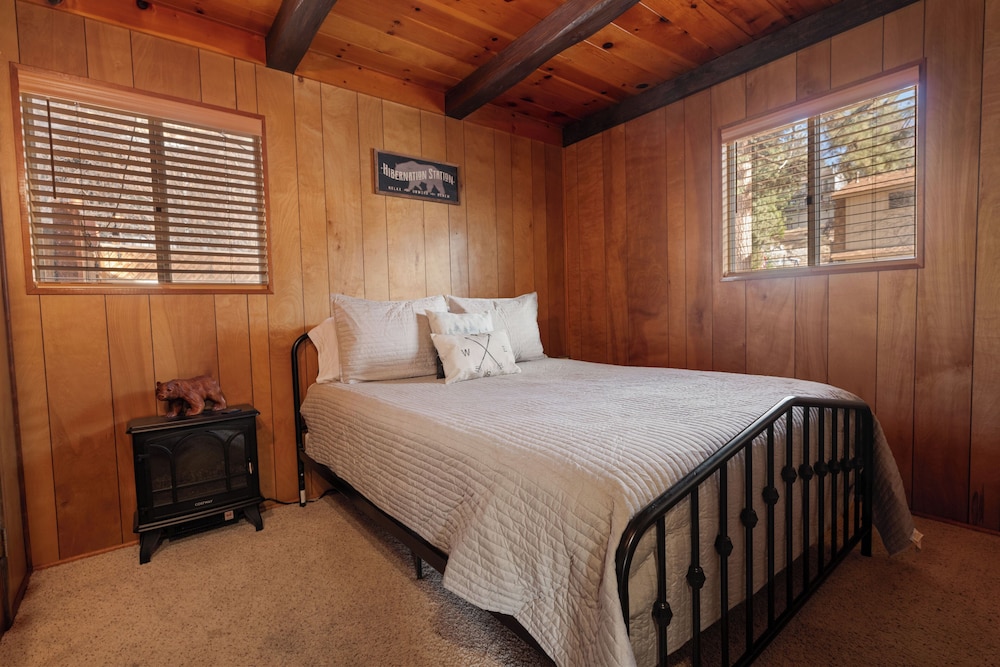 Encino Pines