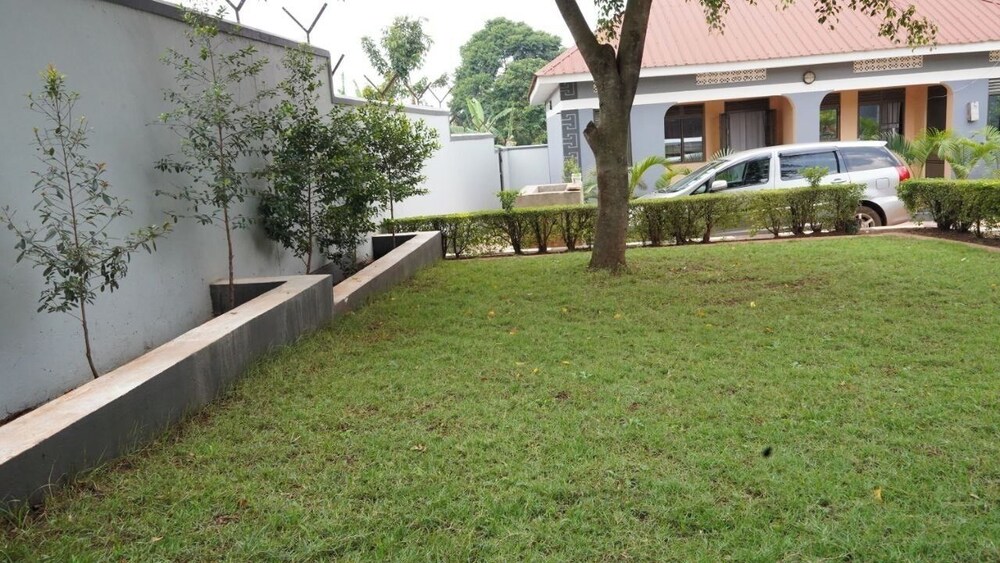 Kamfart Safari Lodge