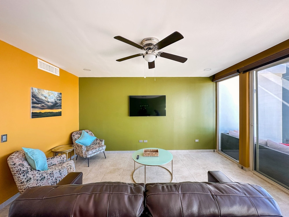 Upscale Ocean View Condo Close to it all Great
