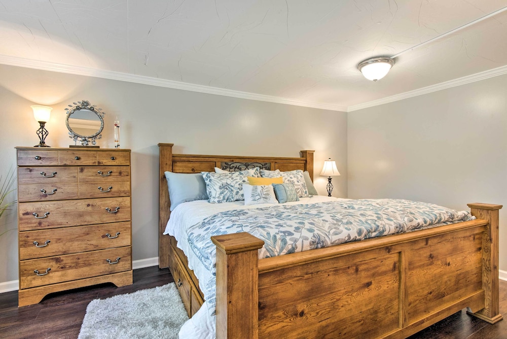 Lakewood Studio Near the Denver Zoo w/ Fire Pit! - Property Image 22