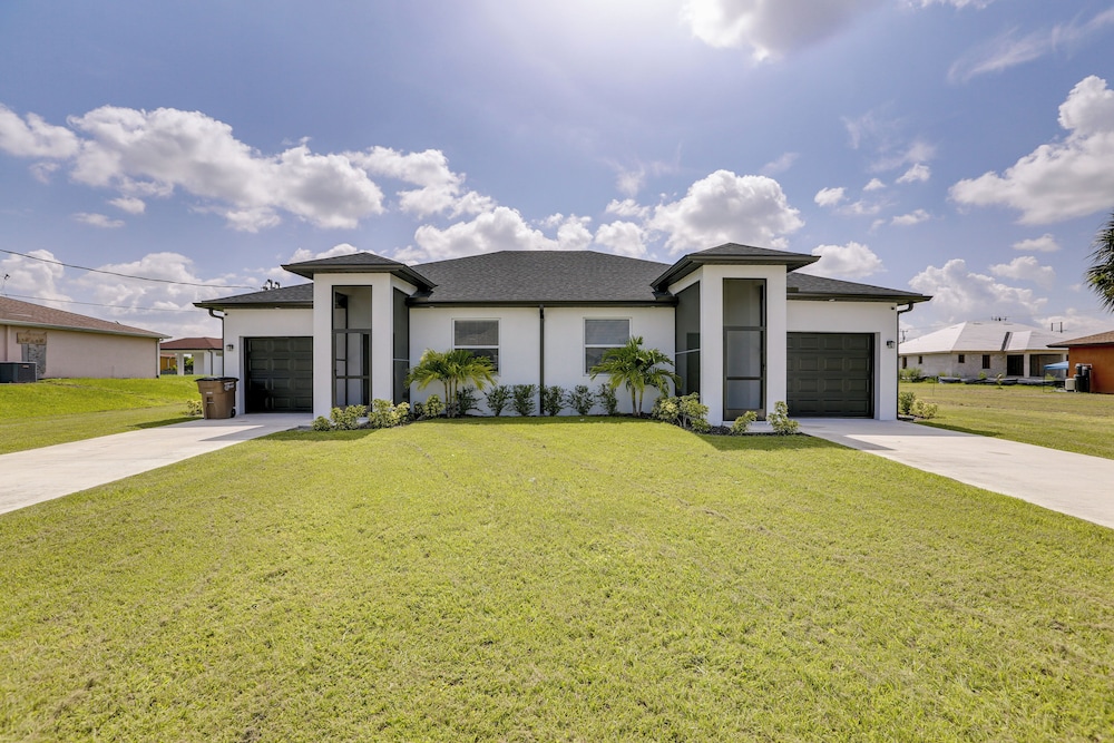 Lehigh Acres Family Getaway w/ Lanai + Golf Nearby
