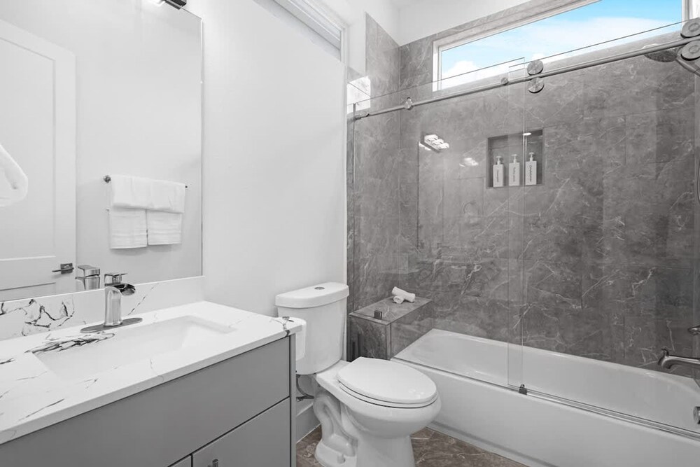 Newly Built Modern 3 Bedroom Houston Home