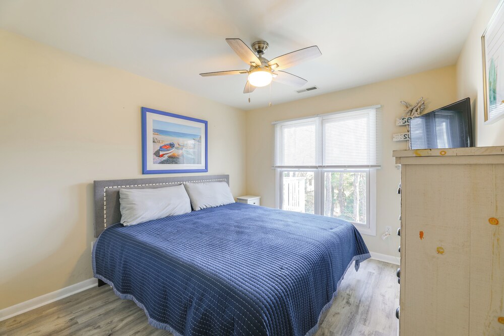 Spacious Sea Colony Condo w/ Pool Access!