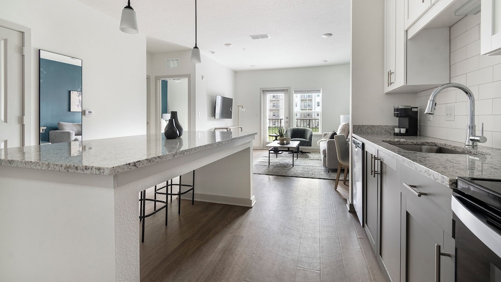 Landing Apartments Rolling Hills