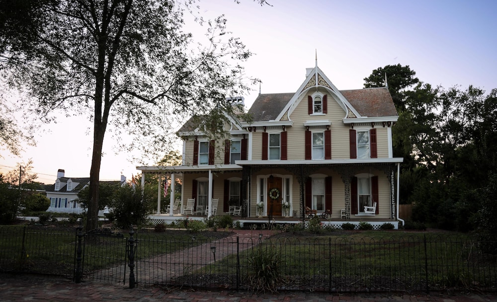 Cypress River Inn & Spa