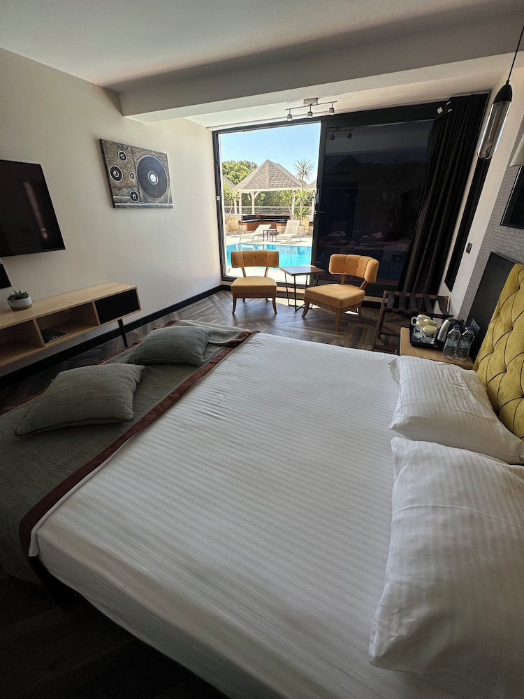 Royal Çeşme Otel - Image 17
