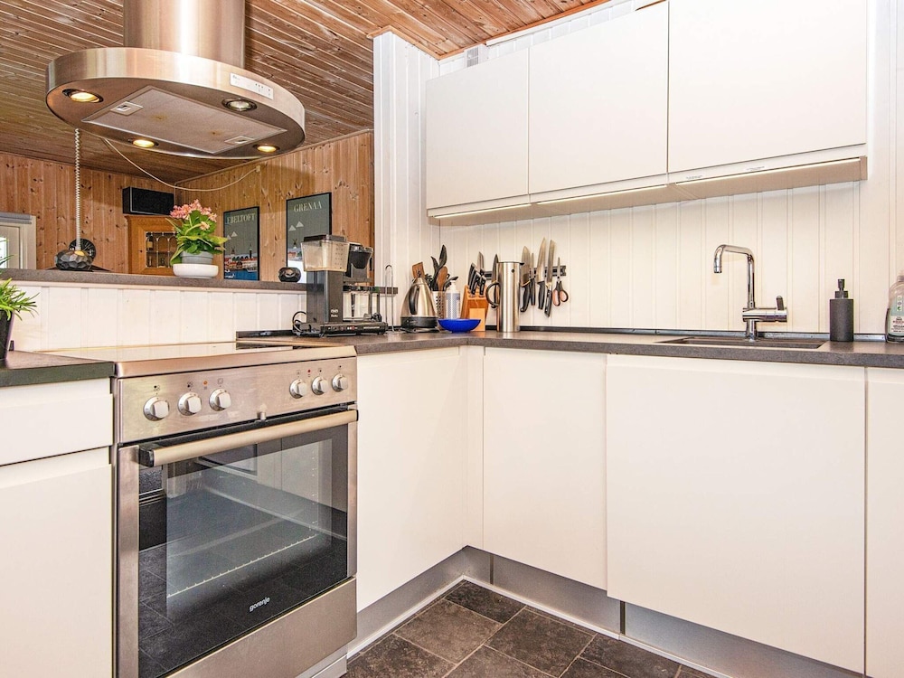 8 Person Holiday Home in Glesborg view 4