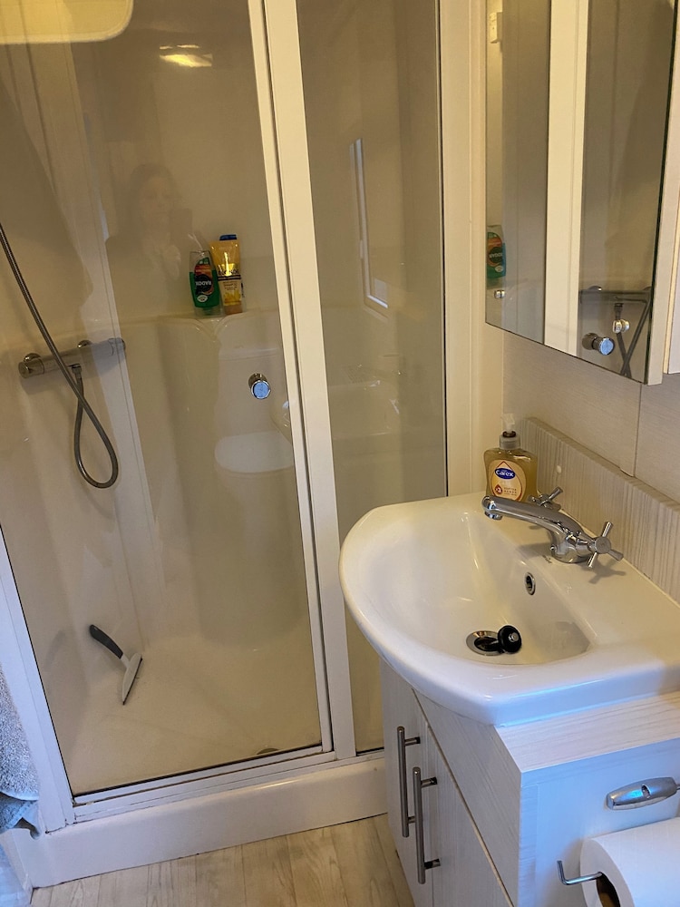Immaculate 3-bed Caravan 10mins From Gt Yarmouth view 4