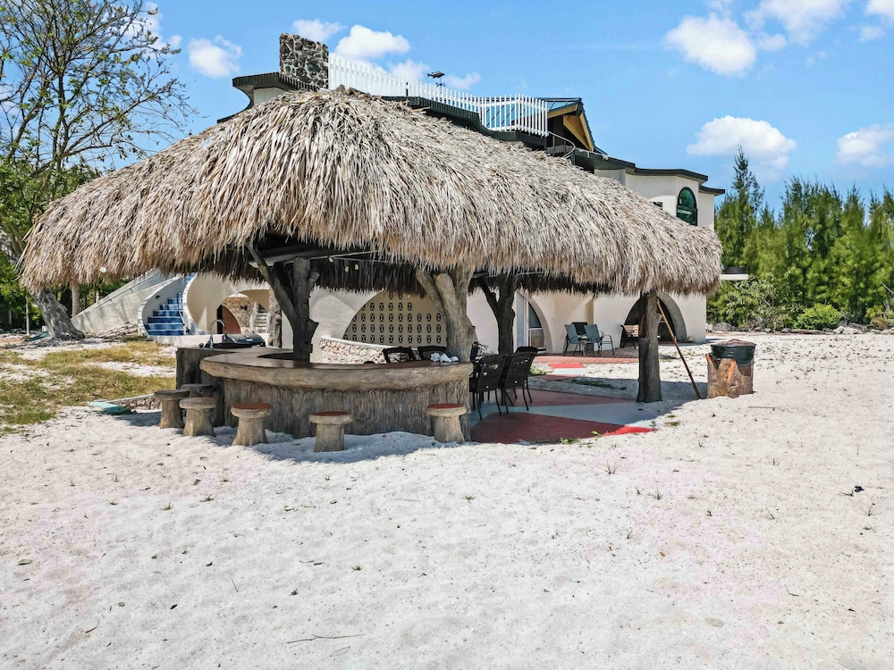 Barnacle Resort