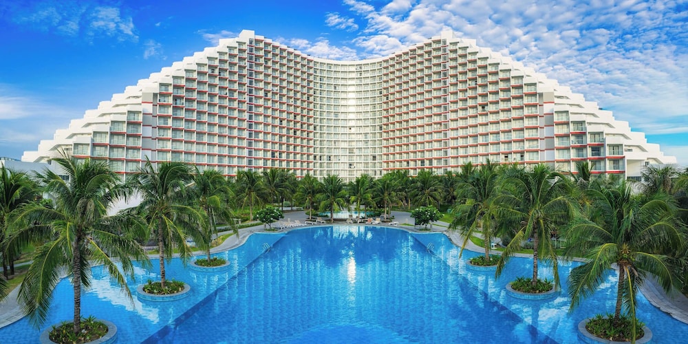 The Grand Arena Cam Ranh Hotel & Resort