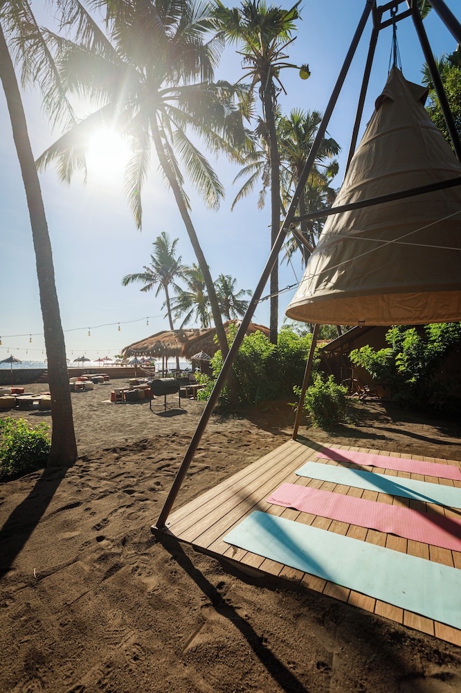 Barefoot Glamping