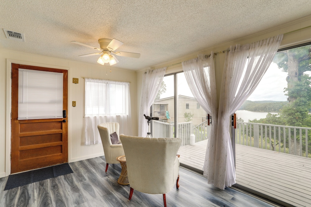 Norfork Lake Views: Home w/ Deck in Henderson