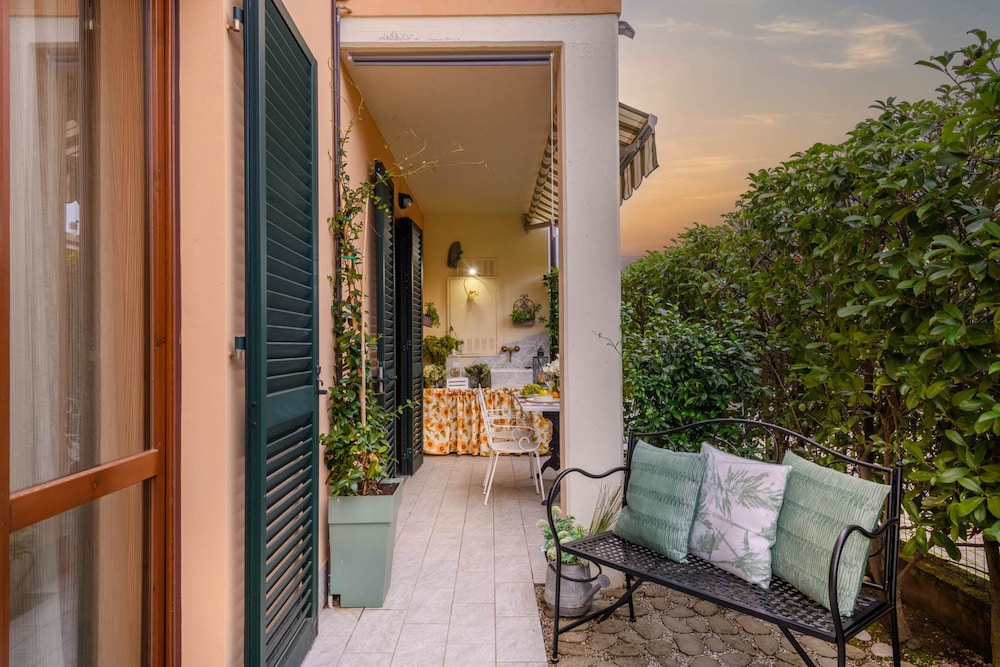 Casa Ambra in Lucca With 1 Bedrooms and 1 Bathrooms
