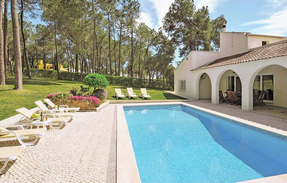 Villa Holly