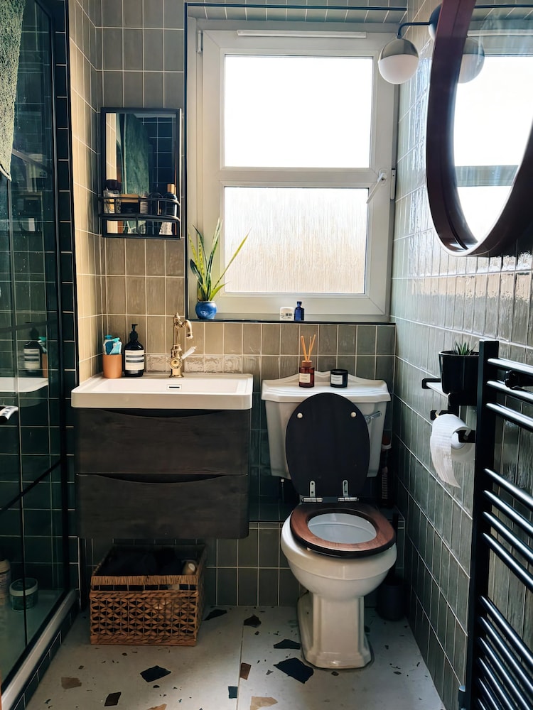 Peaceful & Unique Maisonette in Central London