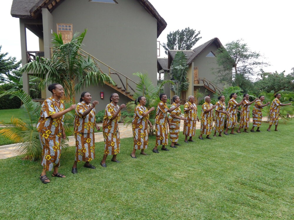 Weru Weru River Lodge