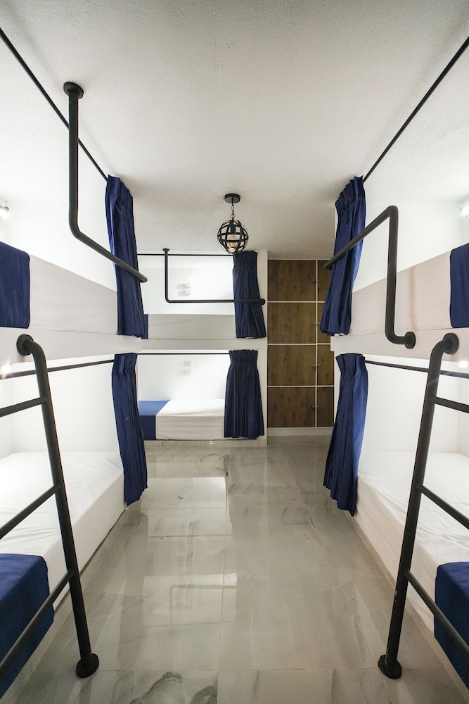 Qantic Lodging & Rooftop