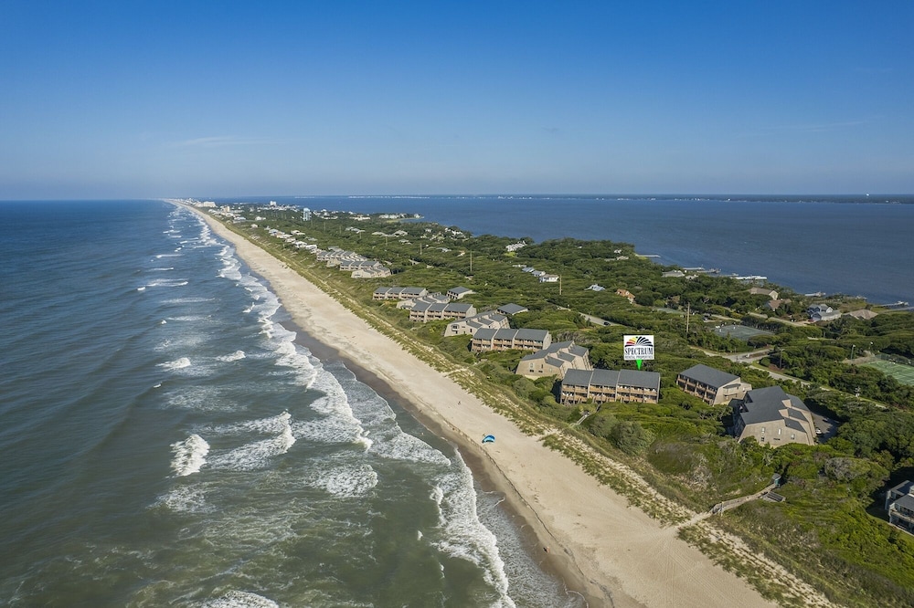 Ocean Grove J2 4 Bedroom Condo by RedAwning view 4
