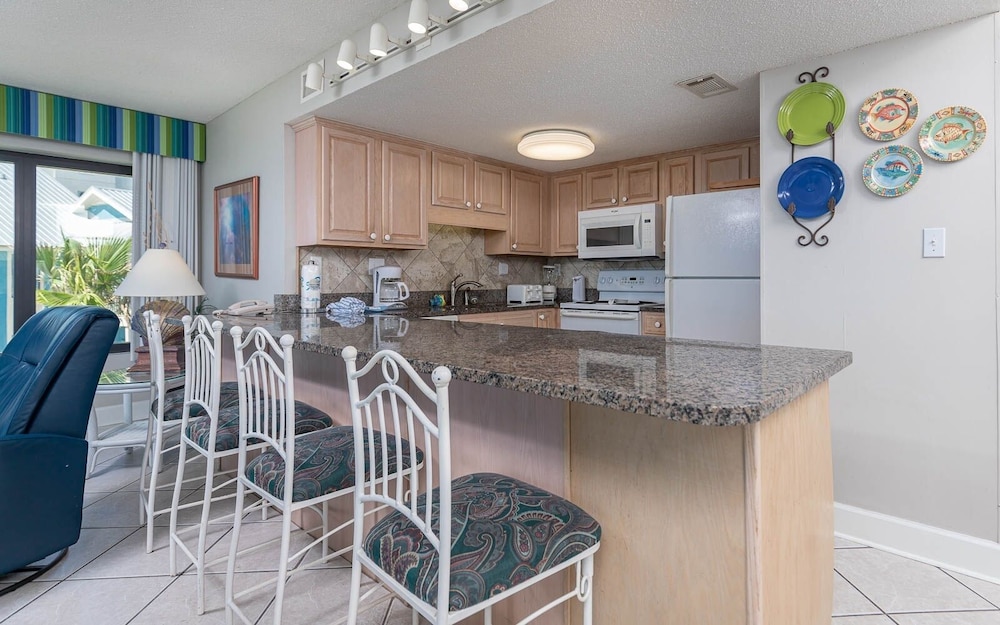 Island Winds West 380 3 Bedroom Condo