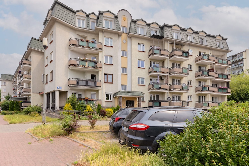 Spacious Apartment Pruszkow by Renters view 3
