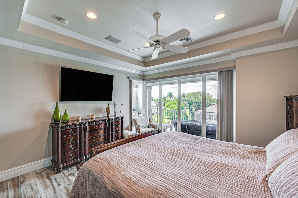 Luxe Bonita Springs Home < 2 Mi to Beach!