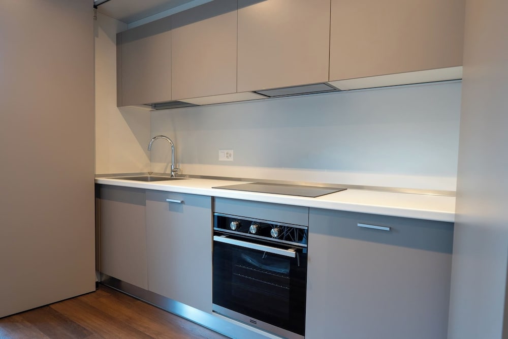 Lugano Suite Modern Concept 4